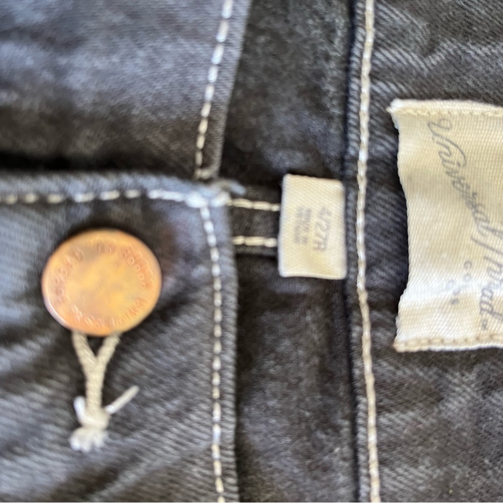 Universal Thread Women’s Dark Gray Size 4 Vintage Straight Jeans - Picture 3 of 5